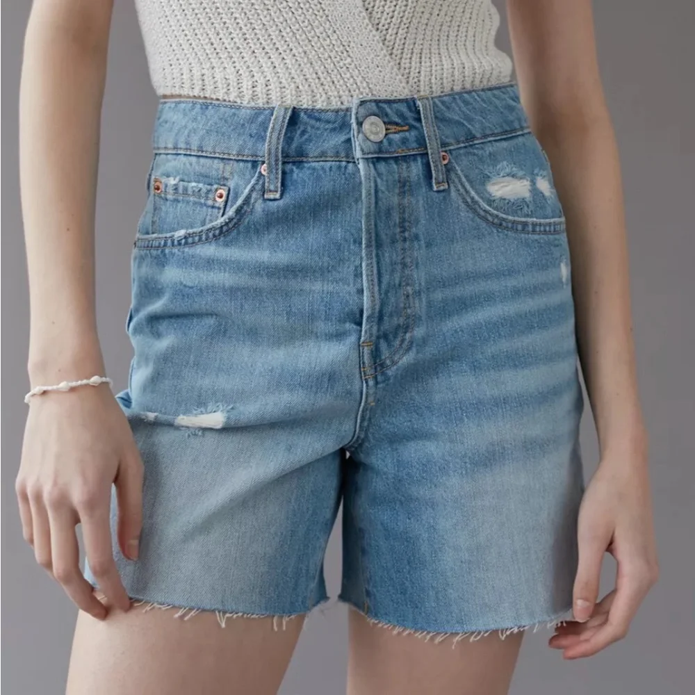BDG 90s Denim High Rise Long Inseam Cutoff Dad Jean Shorts Light Medium Wash
